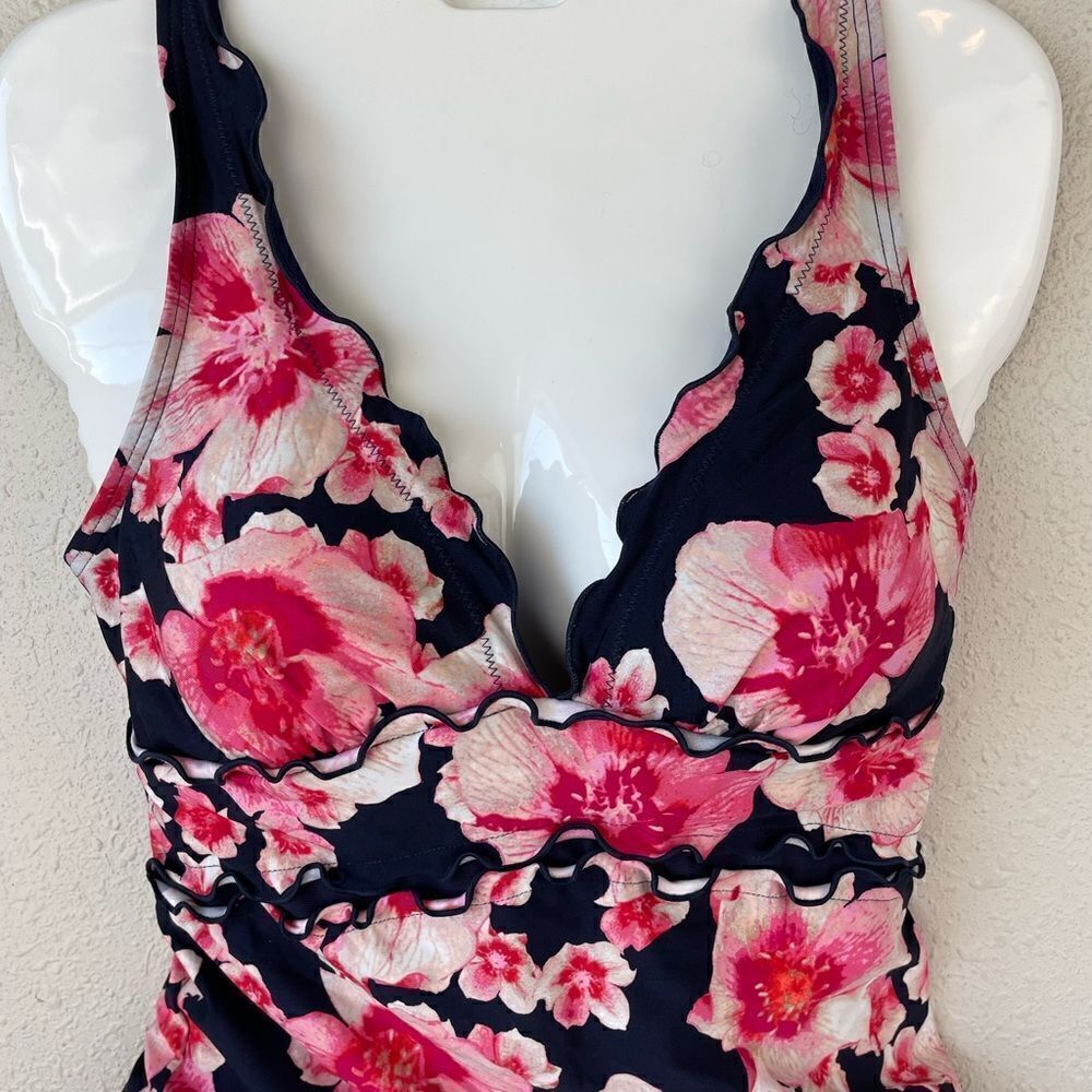 NWT DKNY Two-Piece Swimsuit Size S - Picture 2 of 5